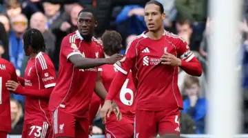 القنوات الناقلة لمباراة مانشستر يونايتد ضد ليفربول اليوم في الدوري الإنجليزي وتوقيت المواجهة